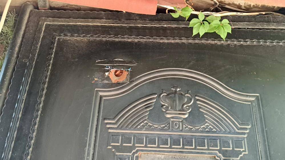 Babaya tokat atan şahsın iş yeri kurşunlandı 2